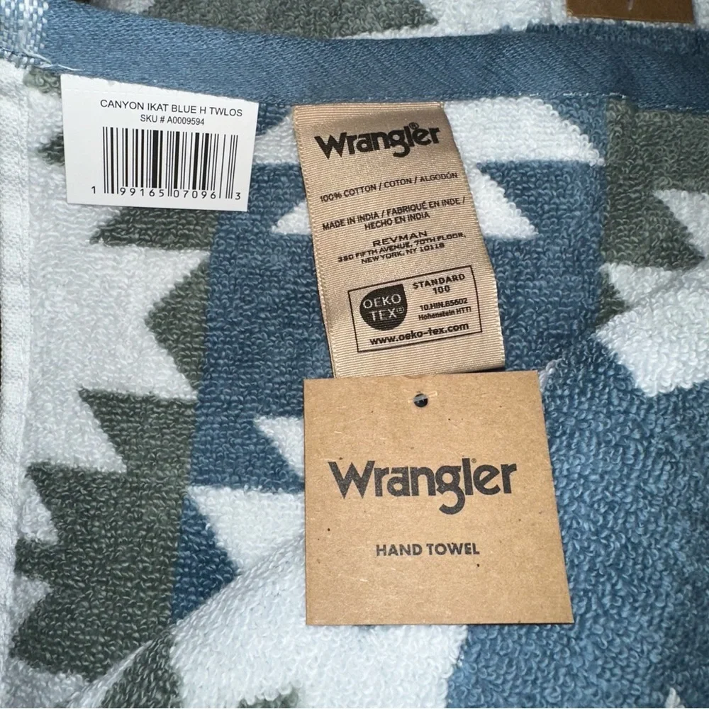 NEW Wrangler Bath Towels White with Sage and Blue Aztec Design 4 Bath & 2 Hand